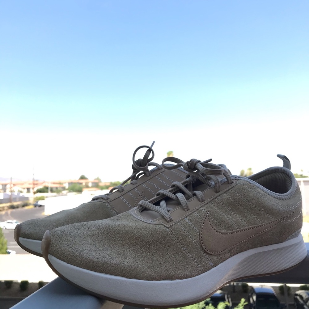 Great Women’s Leather Nike Dual Tone Runners